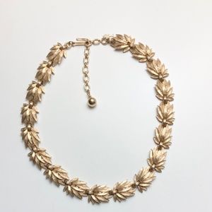 Trifari gold-tone leaf necklace
